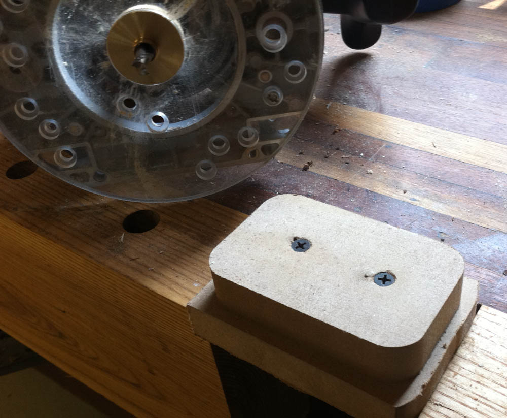 DIY wooden iPhone Dock | Digital Woodworker
